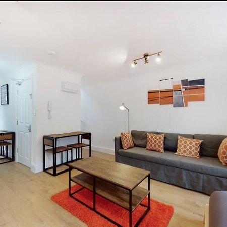 Modern Split Level 1 Bedroom Flat In Aldgate Londres Exterior foto
